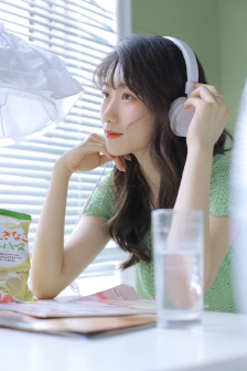 超级YIN荡的高中女学生H